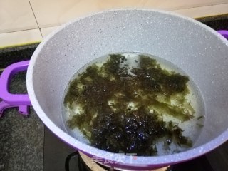 Seaweed and Egg Soup recipe