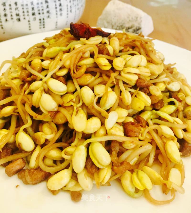 Stir-fried Soy Sprouts with Diced Pork recipe