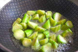Loofah Stewed Tofu recipe