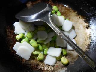 Stir-fried Rice Cake with Lettuce and Broad Beans recipe