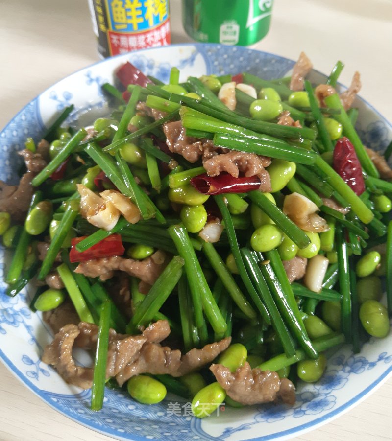 Stir-fried Shredded Pork with Leek Moss and Edamame recipe