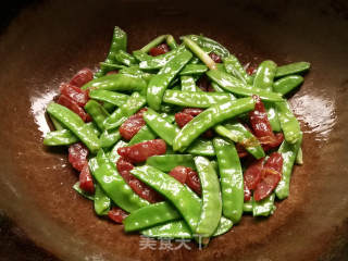 Stir-fried Sausage with Blue Beans recipe