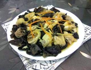 Steamed Chicken with Fungus recipe