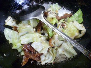 Stir-fried Cabbage with Dace in Black Bean Sauce recipe