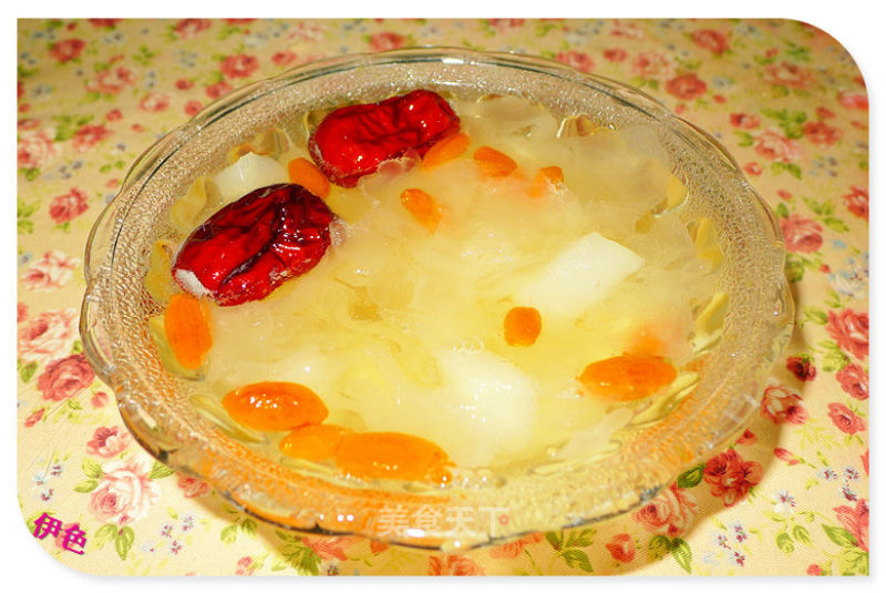 Clearing The Lungs and Relieving Cough---fengshui Pear and Rock Sugar recipe