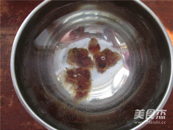 Cranberry Peach Gum White Fungus Soup recipe