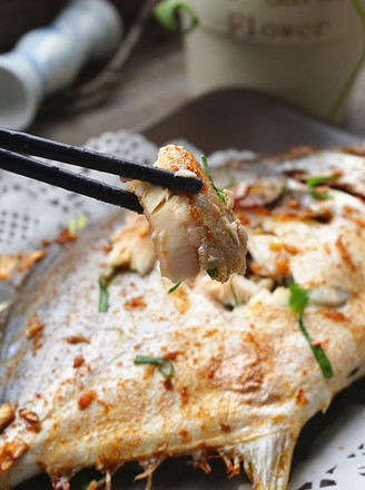 Grilled Pomfret with Scallions recipe