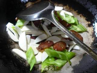 Stir-fried Spicy Sausage with Hot Pepper recipe