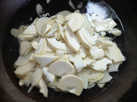 Stir-fried Bacon with Spring Bamboo Shoots recipe