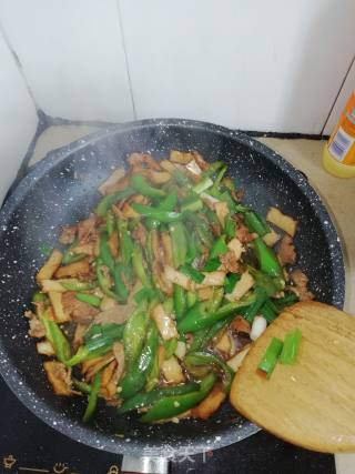 Stir-fried Pork with Green Pepper recipe