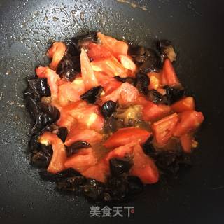 Scrambled Eggs with Tomato and Fungus recipe