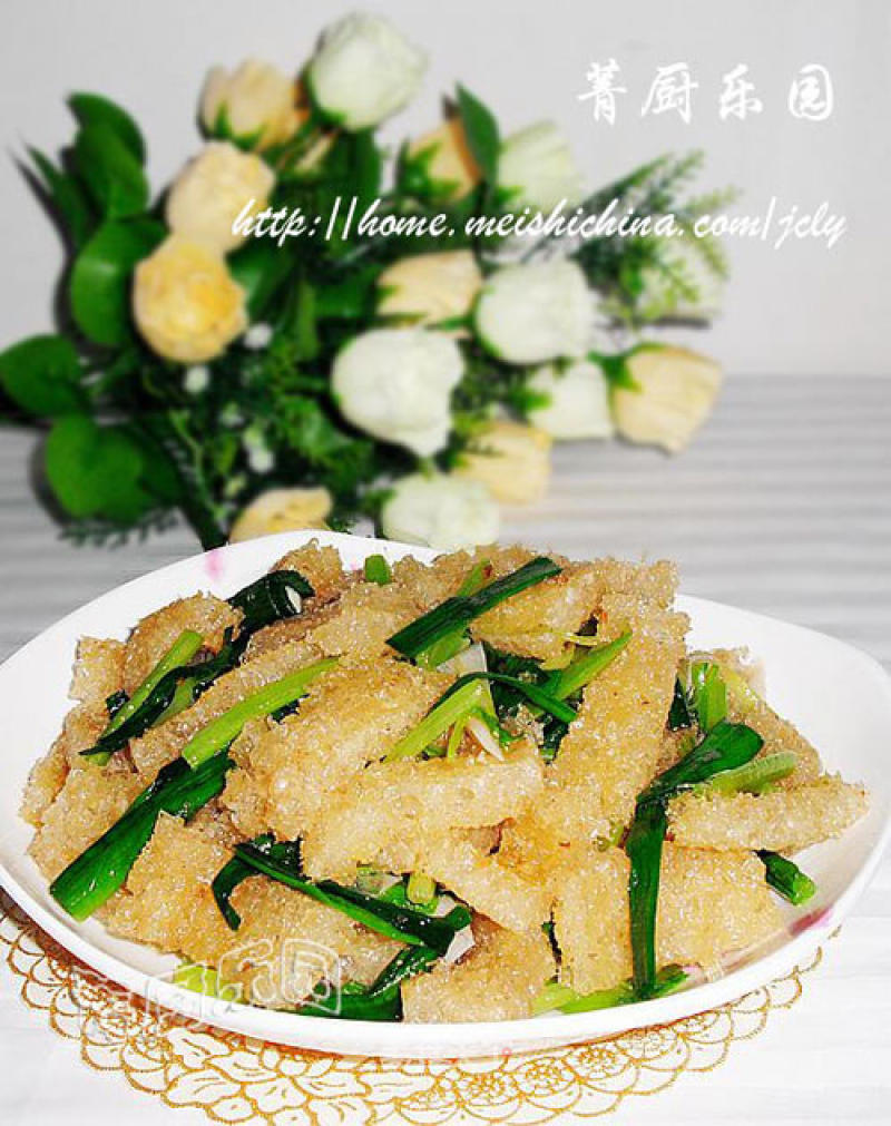Nutritional Delicacy for Autumn and Winter ---fried Pork Skin with Celery and Green Garlic