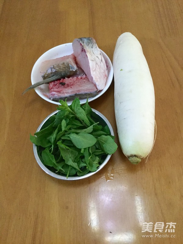 White Radish Fish Bone Soup recipe