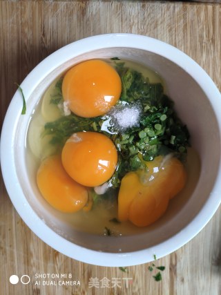 Scrambled Eggs with Wild Vegetables Toon recipe