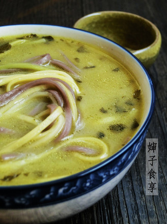 Yellow Croaker Simmered Noodles recipe