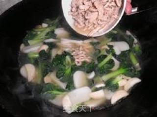 Like A Blooming Dark Green Chrysanthemum-----tasso Cauliflower, Mushrooms, Shredded Pork and Rice Cake Soup recipe