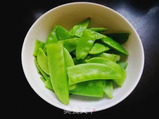 Fried Pepper with Snow Peas recipe