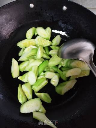 Stir-fried Loofah recipe