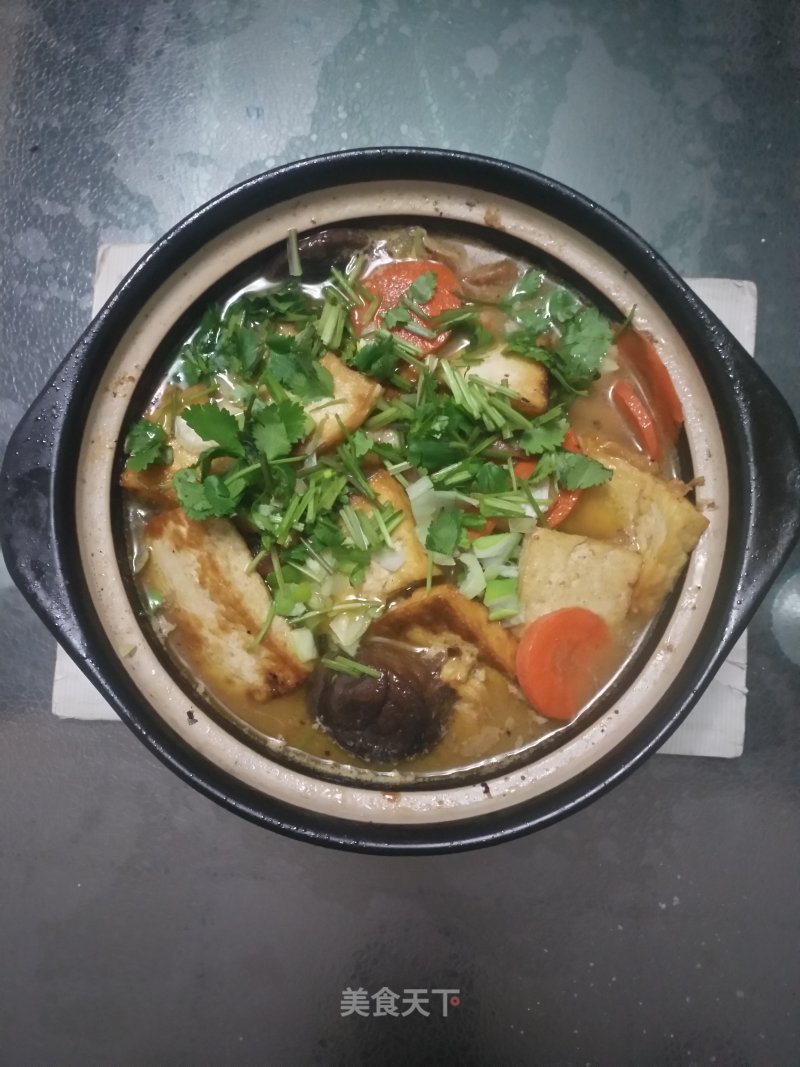 Mushrooms, Shrimp and Tofu in Claypot