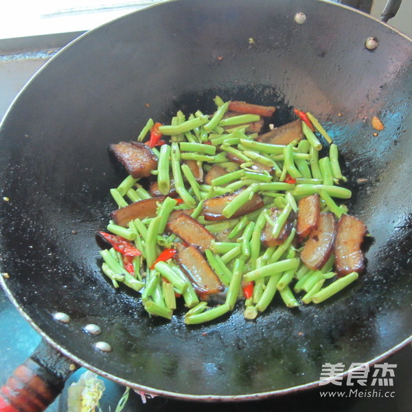 Stir-fried Dongpo Pork with Cai Gengzi recipe