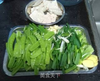 Fried Pork Strips with Snow Beans recipe