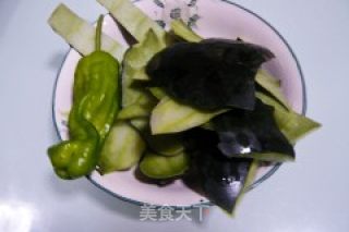 Stir-fried Melon Peel with Green Pepper recipe