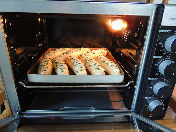 Scallion Salad Bread recipe