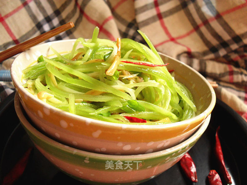 Five-minute Quick Dish-lettuce Mixed with Enoki Mushrooms recipe