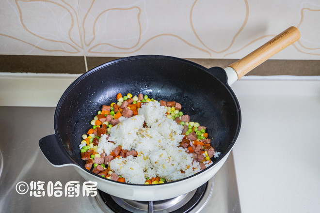 Assorted Fried Rice with Beef Sausage recipe