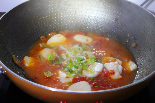 Sweet and Sour Rice Cakes Boiled in Tomato Sauce recipe