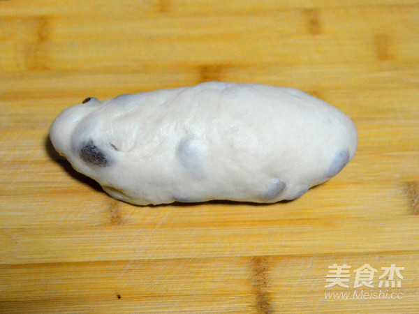 Dried Fruit Soft European Buns for The First Try recipe