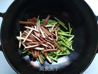 Stir-fried Wormwood with Wormwood recipe