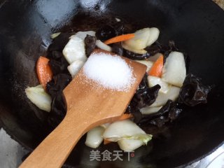 Stir-fried Chinese Cabbage Stem with Black Fungus recipe