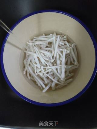 Stir-fried White Jade Mushroom recipe