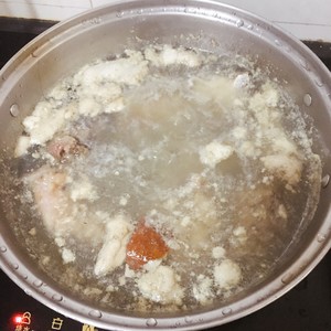 Lotus Root Beef Bone Soup, The Soup is Rich in Lotus Root and Soft and Waxy, Light and Not Greasy! recipe