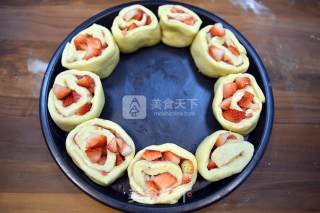 Strawberry Rolls with Sugar Coated Cheese recipe
