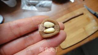 #aca烤明星大赛#fish Skin Pine Nuts recipe