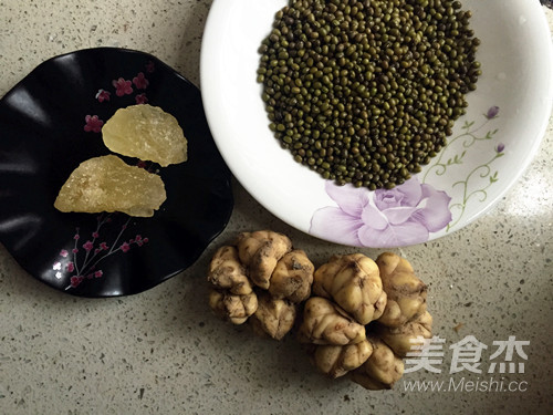 Mung Bean Lily Soup recipe