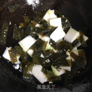 Winter Melon and Shrimp Seaweed Soup recipe