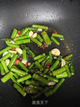 Stir-fried Asparagus with Sea Cucumber recipe