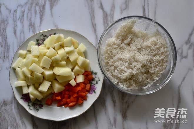 Mushroom Chicken Potato Braised Rice recipe