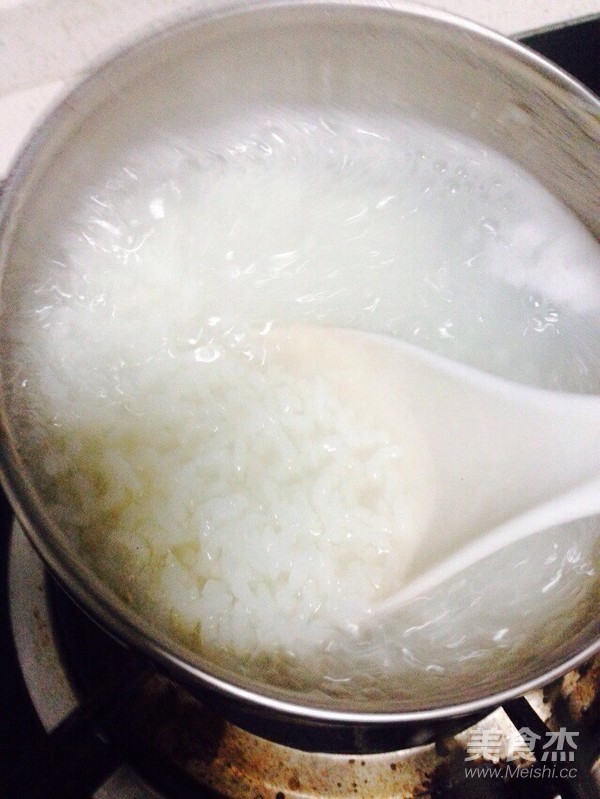 Chinese Wolfberry Brown Sugar Rice Porridge recipe