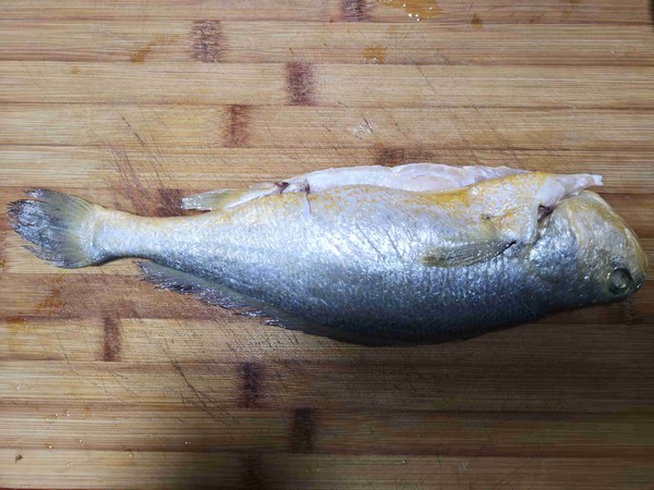 Sweet and Sour Yellow Croaker recipe