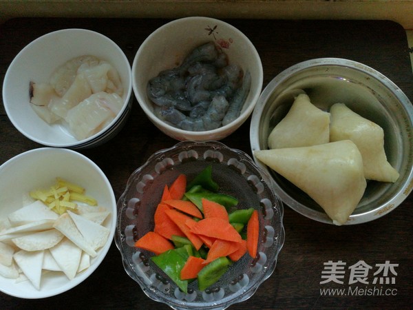 Fried Seafood with Rice Dumplings recipe