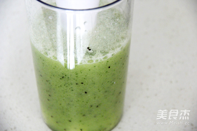 Detox and Slimming Cucumber Kiwi Juice recipe