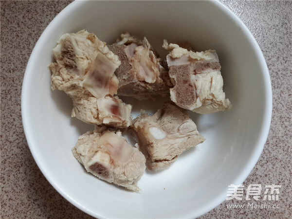 Stewed Pork Ribs with Polygonatum and Sand Ginseng recipe