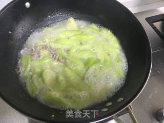 Loofah Stir-fried Shredded Pork recipe