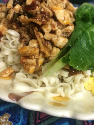 Instant Noodles with Sauce-flavored Tofu Cover