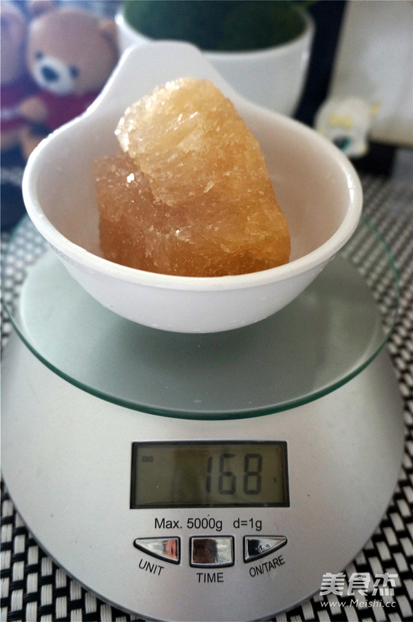 Rock Candy Prunella Chrysanthemum in Clay Pot recipe