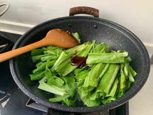 Lettuce with Tempeh and Dace in Oil recipe